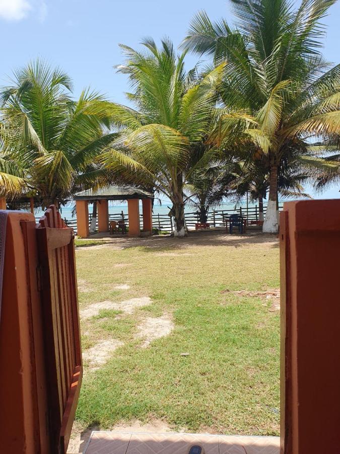 Comfort Beach Resort Biriwa Bagian luar foto
