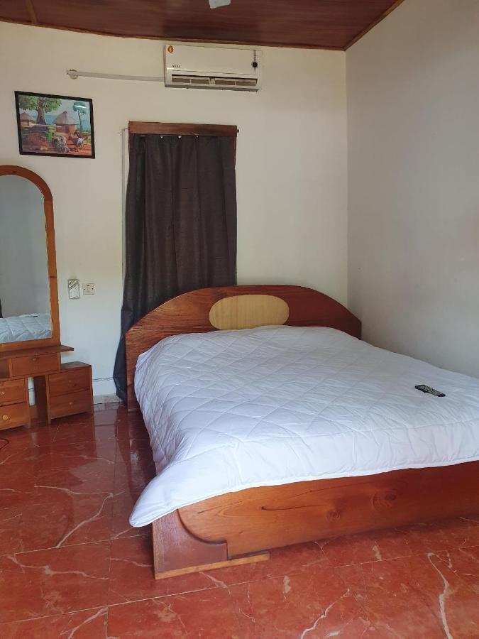 Comfort Beach Resort Biriwa Bagian luar foto